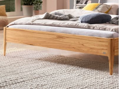 Lit Pienza en hêtre noueux massif haut de gamme de notre collection LOUNGE