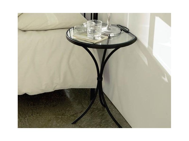 Chevet Nuria en fer forgé. Meuble design pour la chambre. Le Monde du Lit