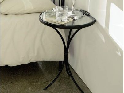 Chevet Nuria en fer forgé. Meuble design pour la chambre. Le Monde du Lit