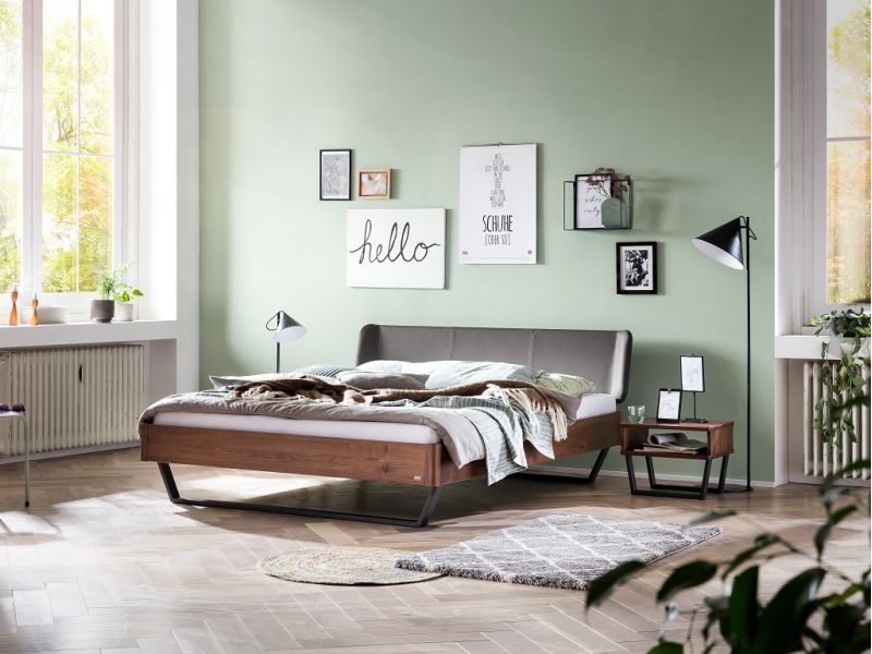 HASENA - Lit en noyer massif