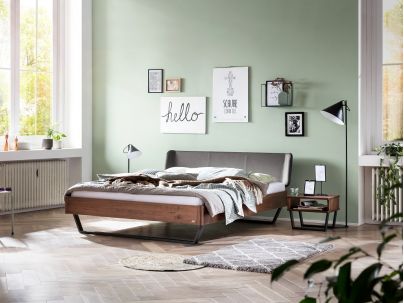 HASENA - Lit en noyer massif