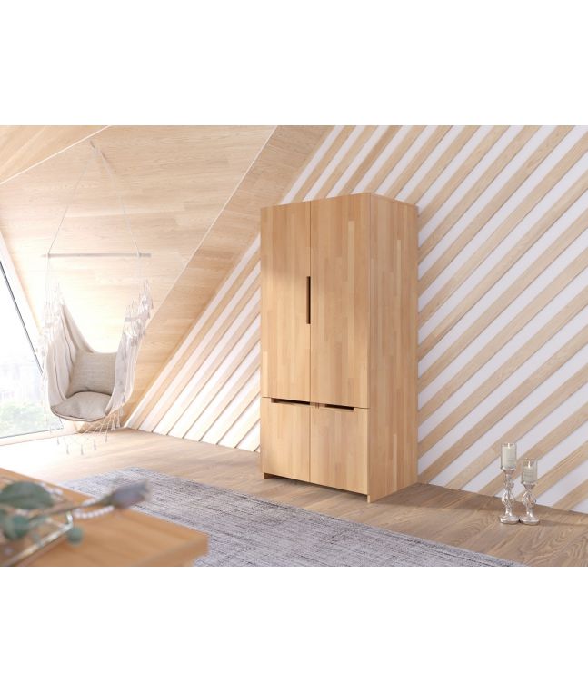 Armoire en hêtre massif