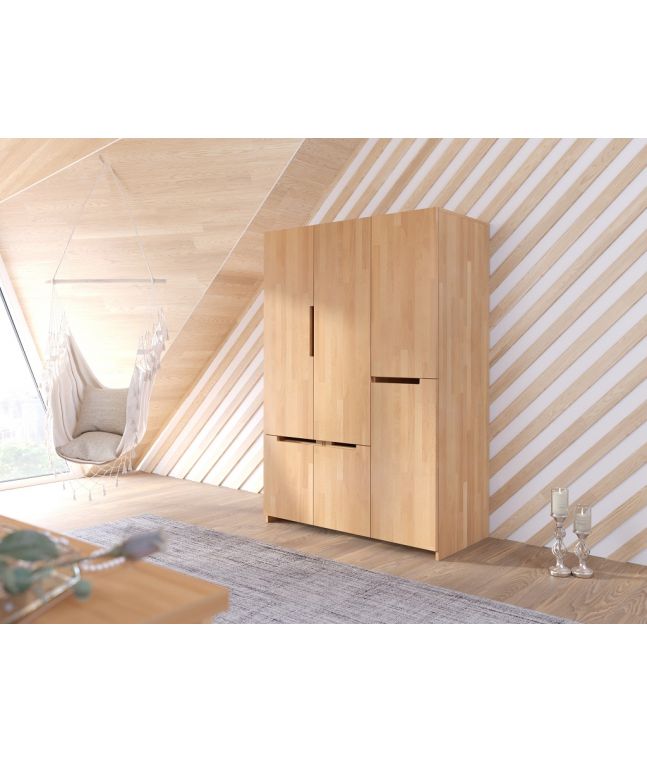 Armoire en hêtre massif