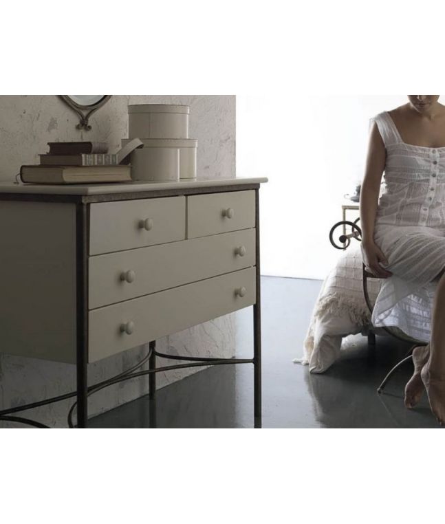 Commode Moderno en fer forgé. Meuble design pour la chambre. Le Monde du Lit