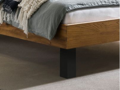 Lit Sondrio en chêne noueux naturel massif haut de gamme, en bois massif | Le Monde du Lit