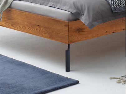 Lit Cardella en chêne noueux naturel massif | Le Monde du Lit