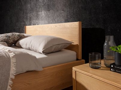 Lit Lara en chêne massif  | Collection Woodline | Le Monde du Lit