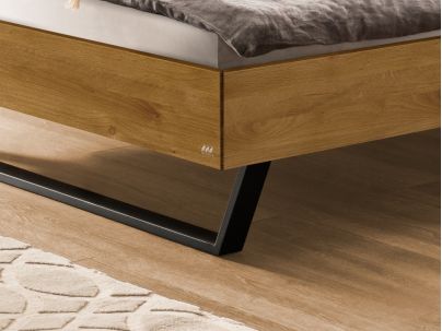 Lit Arezzo en chêne massif noueux naturel | Le Monde du Lit