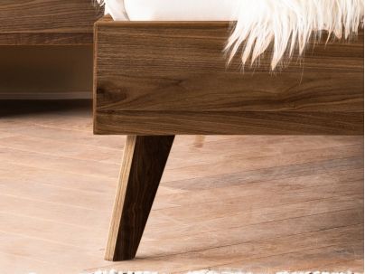 Lit Iseo en noyer massif | Le Monde du Lit