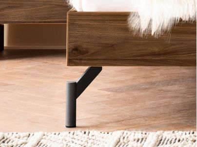 Lit Nicolo en noyer massif | Le Monde du Lit