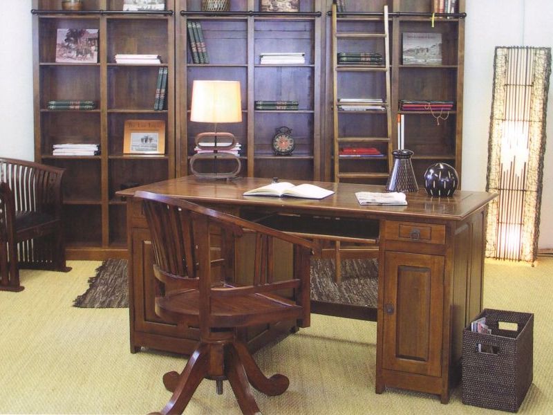 Bureau Rayong en hevea massif de qualité. Fabrication artisanale.