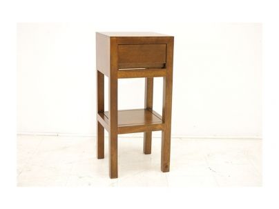 Tablette Tak en hévéa massif de qualité. Meuble en bois massif pour la chambre. Le Monde du Lit