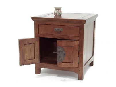 Chevet Yala en hévéa massif de qualité. Meuble en bois massif pour la chambre. Le Monde du Lit