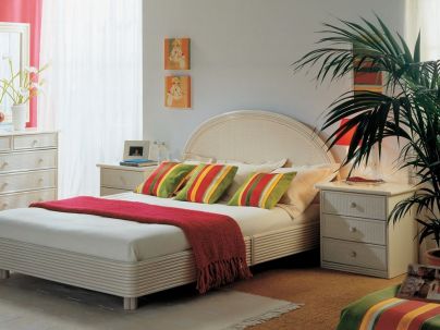 Table de nuit avec 3 tiroirs