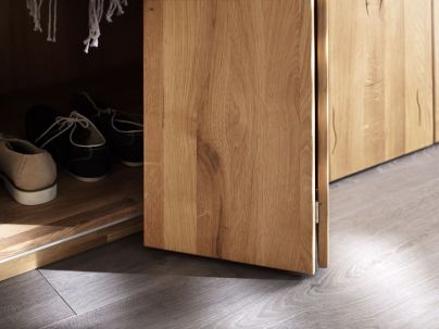 Armoire Léo 10 en chêne massif haut de gamme, meuble pour la chambre. Le Monde du Lit