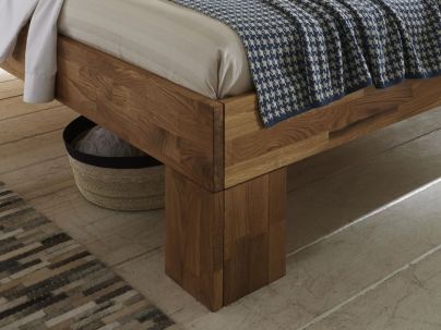 Lit Pablo en chêne massif haut de gamme, meuble pour la chambre. Le Monde du Lit