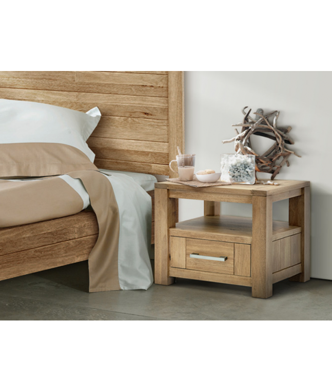 Chevet Thaman en hévéa massif de qualité. Meuble en bois massif pour la chambre. Le Monde du Lit