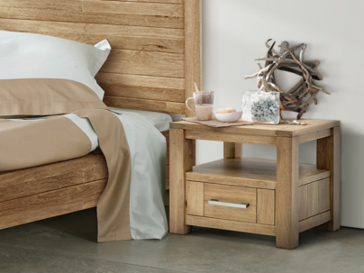 Chevet Thaman en hévéa massif de qualité. Meuble en bois massif pour la chambre. Le Monde du Lit