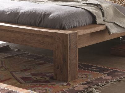 Lit Cortina en chêne sauvage massif de quaité, Hasena fabricant Suisse