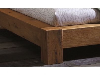 Lit Bormio en chêne sauvage massif, Hasena fabricant Suisse. Meuble pour la chambre. Le Monde du Lit