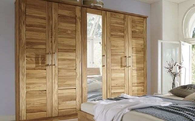 Armoires en bois massif