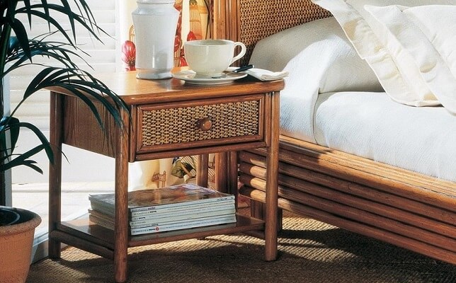 NOS CHEVETS EN ROTIN