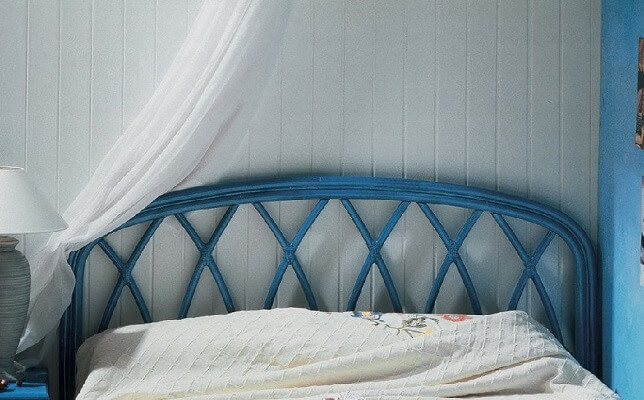 TETES DE LIT EN ROTIN